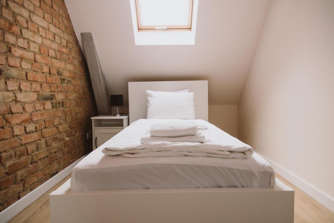 Apartamenty Leszno ภายนอก รูปภาพ