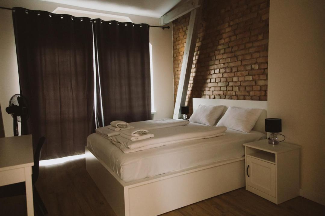 Apartamenty Leszno ภายนอก รูปภาพ