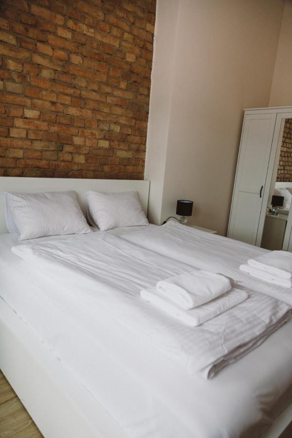 Apartamenty Leszno ภายนอก รูปภาพ