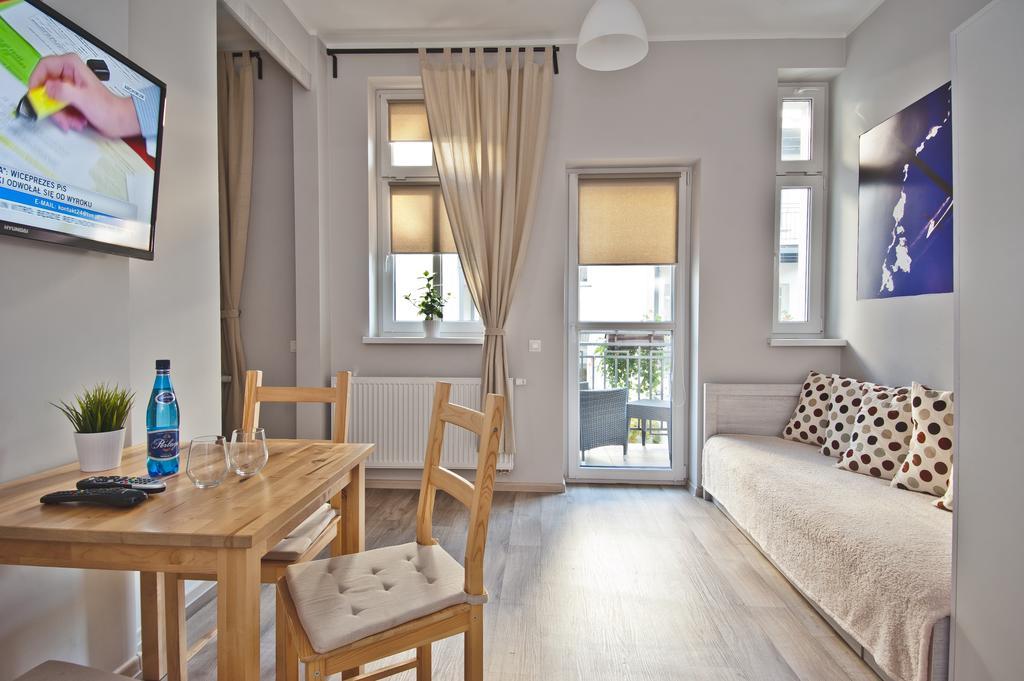 Apartamenty Leszno ภายนอก รูปภาพ
