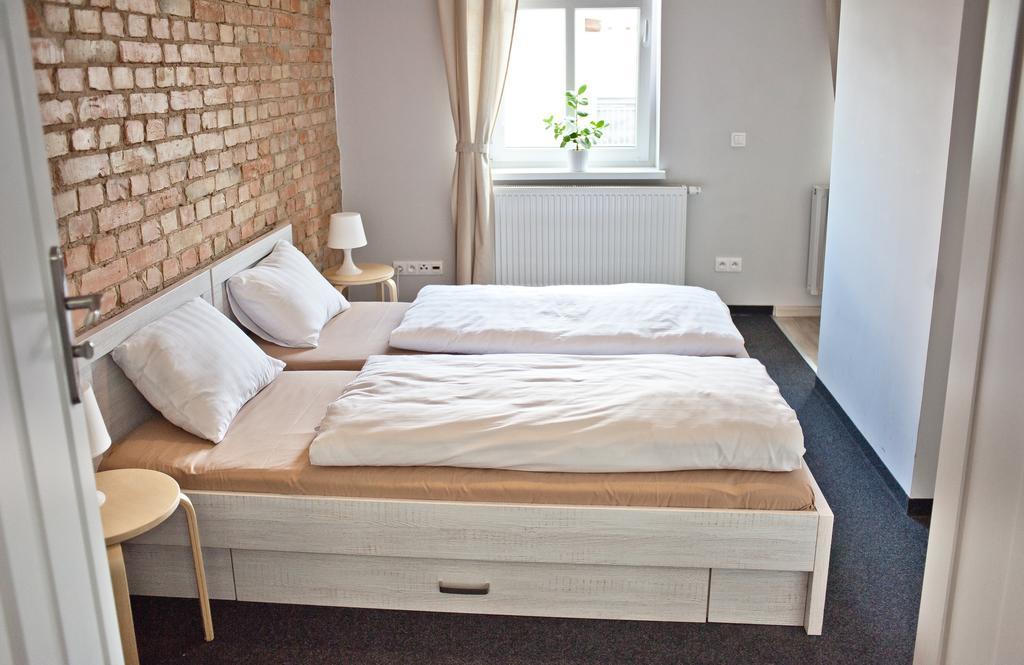 Apartamenty Leszno ภายนอก รูปภาพ